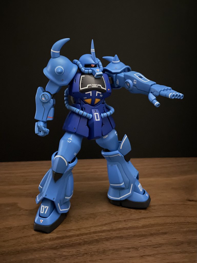 フィンガーバルカンの弾とヒート・ロッドは何処に格納されているのでしょうか。