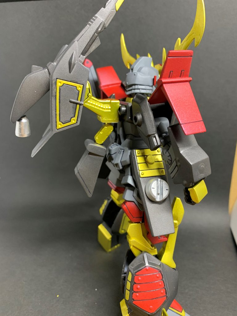 技量的にSD頭部の完全変形は諦めてしまいました…。