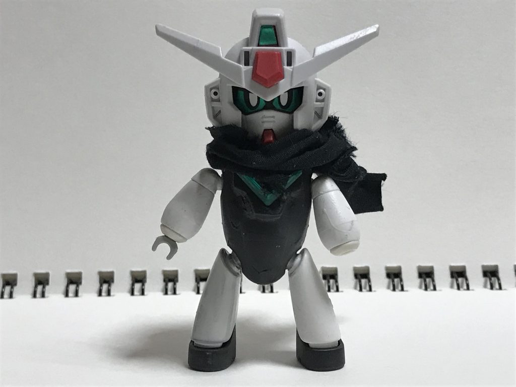 見たまんまコアガンダムのような見た目をしている。この手のガンダムタイプはマフラーをしなければならない決まりでもあるのだろうか?