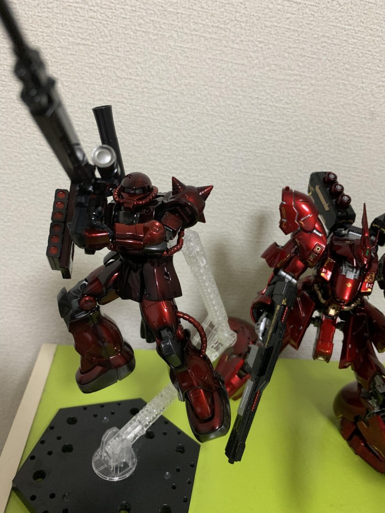 シャア機と一緒に😁これは作成ほやほや時です笑。