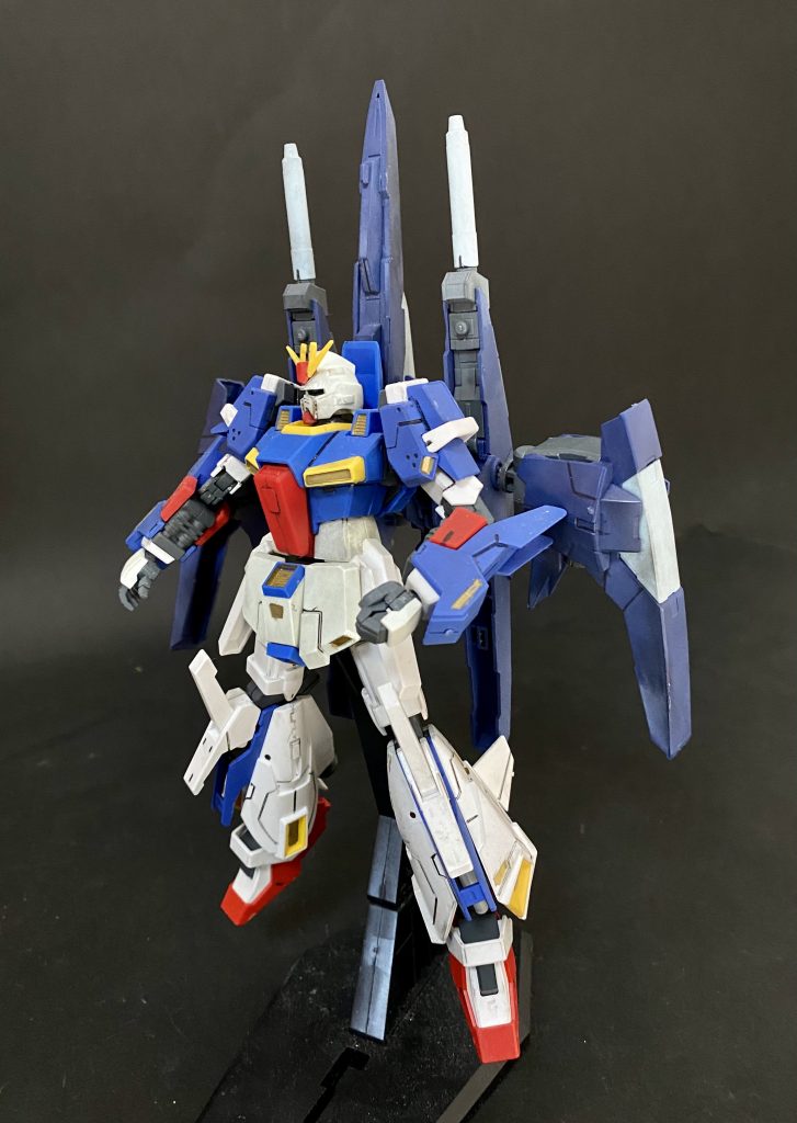 手足が華奢になった分ブースターをフルバーニアンにして大型感を補完しました。