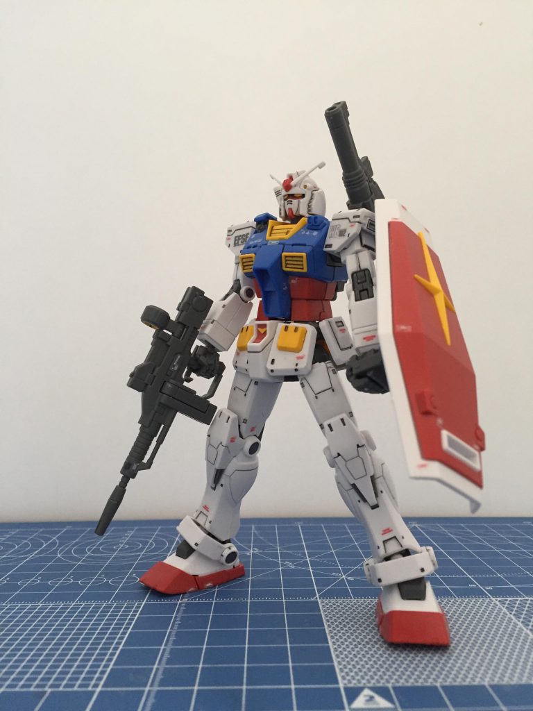 HGUC RX-78-02 ガンダム–2枚目/制作者：朝倉千代子