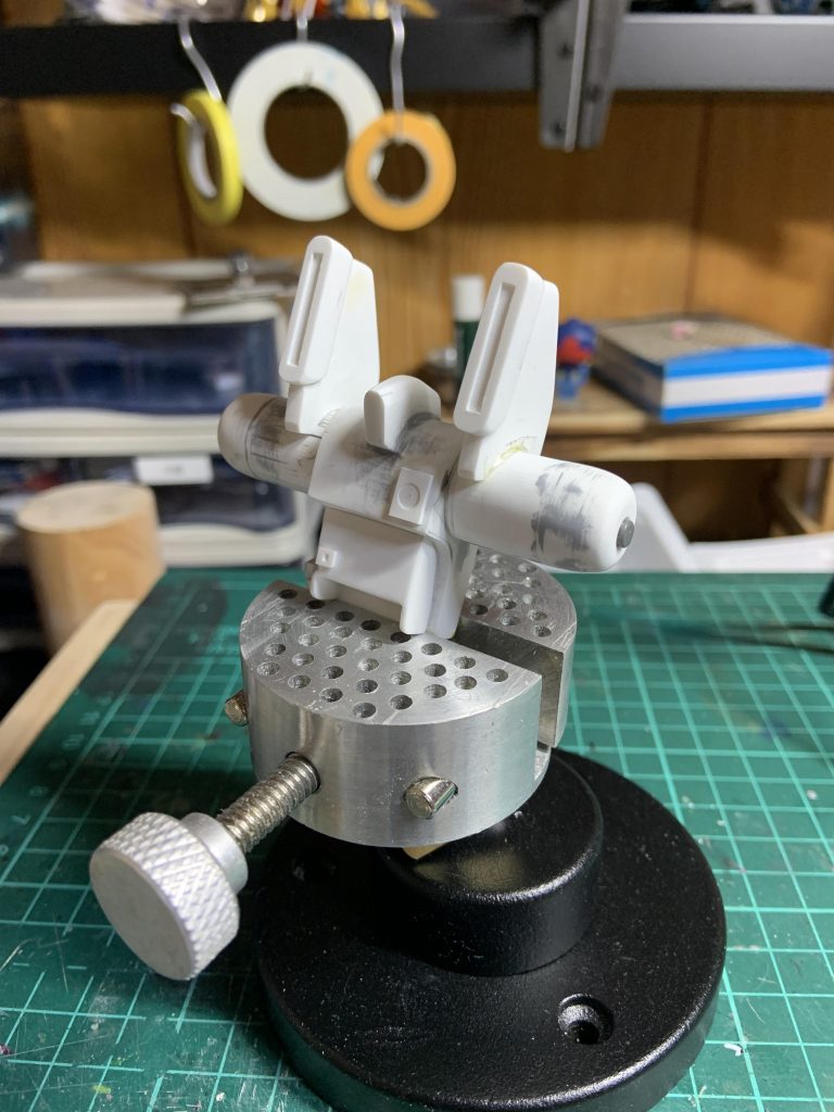 バックパックはseriaのプラ板でスクラッチしました。