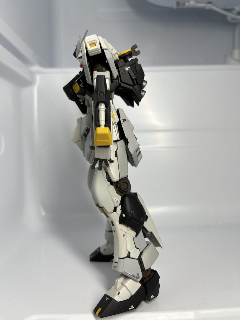 横アクションベースすら売って無い、ガンプラ人気がいいのやら悪いのやら