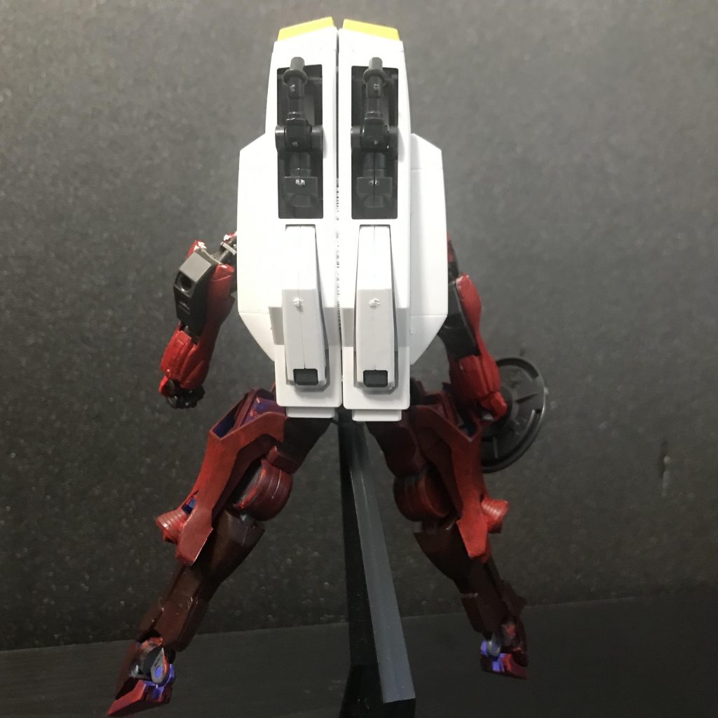 胴体は、ジムスナイパーIIのものを使用しています。フレームの塗り分けはmonoさん最強身近ツール、爪楊枝を使ってないですねごめんなさい肩の装甲は、実は良いものがまだ見つからなかったので、フレームのままにしています。(作者はフレームのままが好きだったり。笑)このような文があったので！もちろん！無論！装甲はパージしてます！  