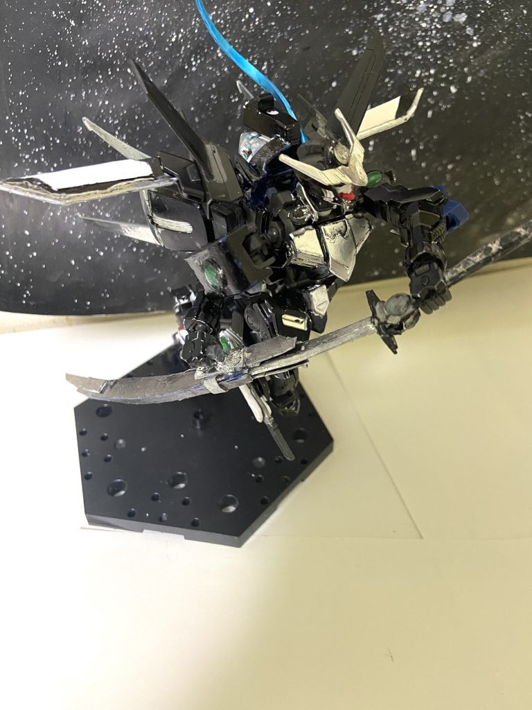 最後に翼展開時の抜刀の構えを乗せておきますフリートが純粋に戦闘力だけを高めた機体なら和道は速さを極めた機体ですそのため名前も疾風となっています。 以上和道疾風でした、見ていただきありがとうございました。