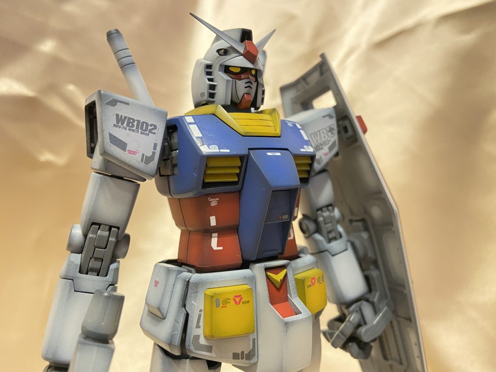 アニメに近いガンダムで全体が丸みを帯びてます。