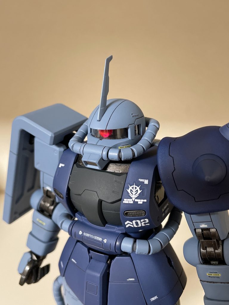 組み立て時にくちばしをはめたら、割れてしまいました。(ガッカリ)