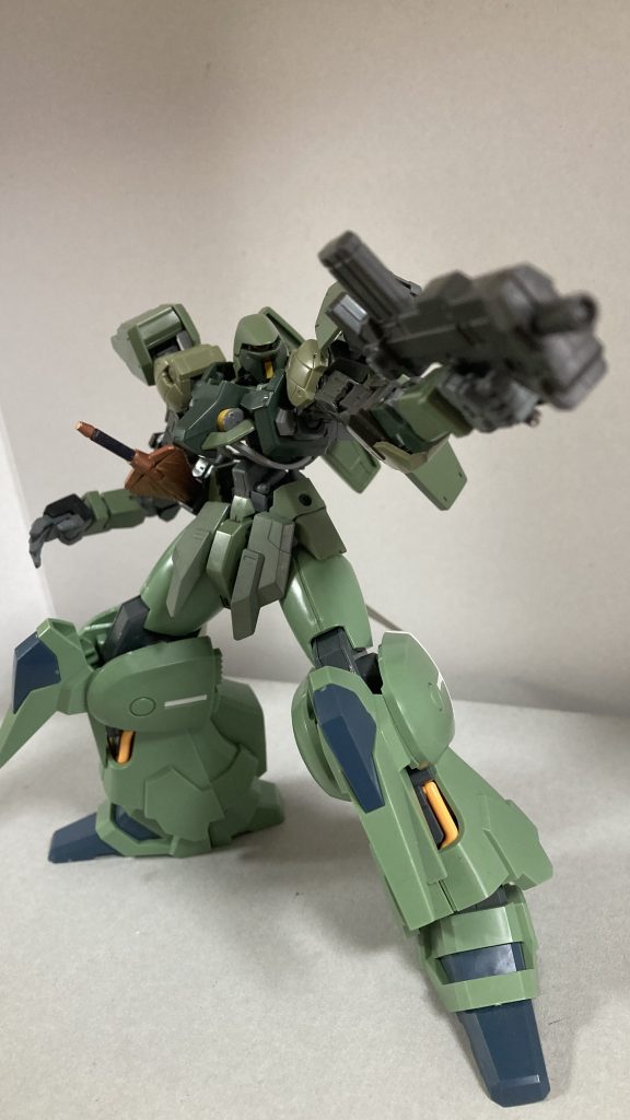 サブ武器なにかのマシンガンをそのまま脳内設定ではマシンガンではなく単発式の高火力ライフルってことにしてます