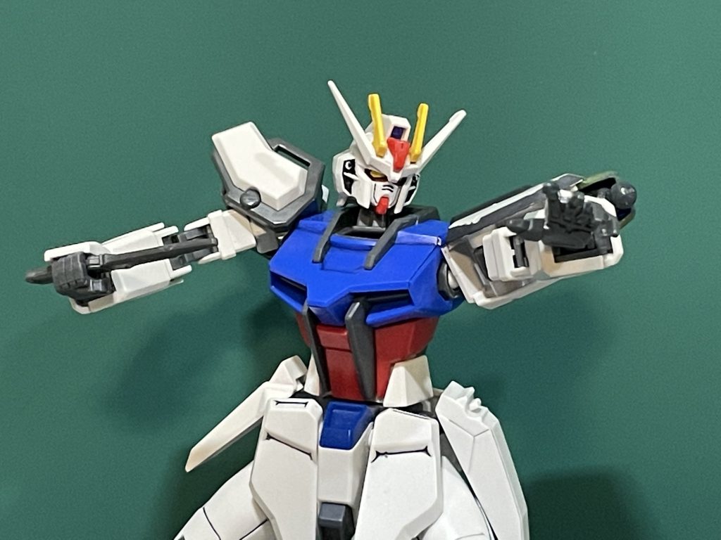 弾撃ち尽くしたら、パージして突貫（トロワ何某さん）