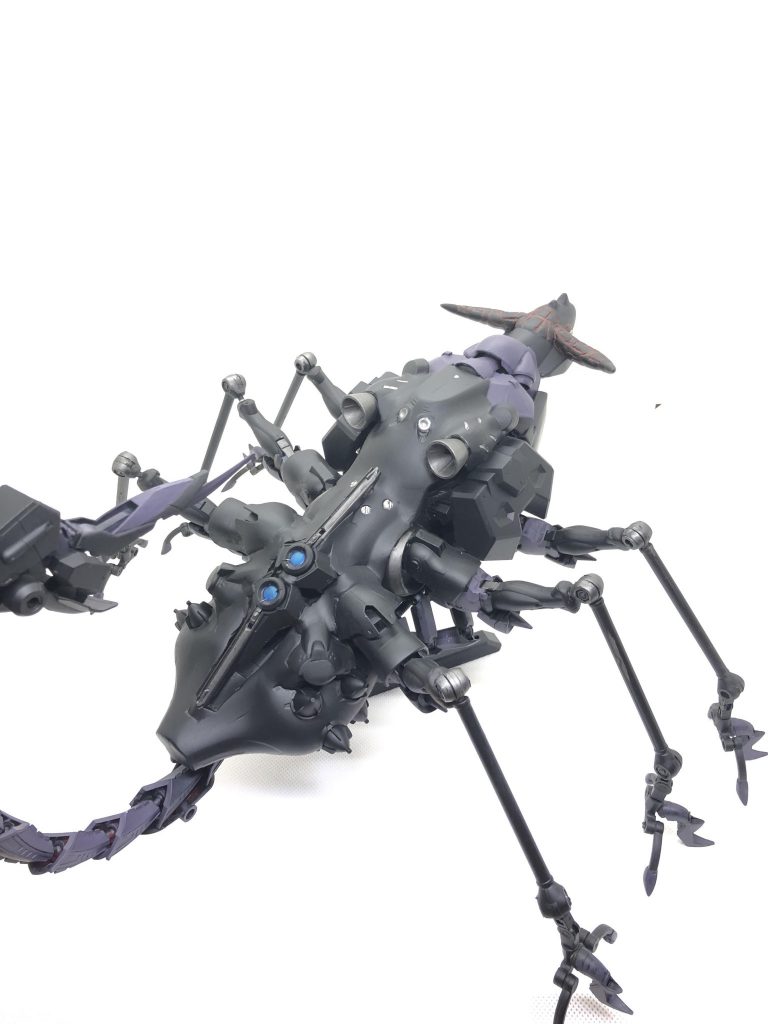 背面ショットサソリの様な尻尾はSHODOドラグレッダーを使用