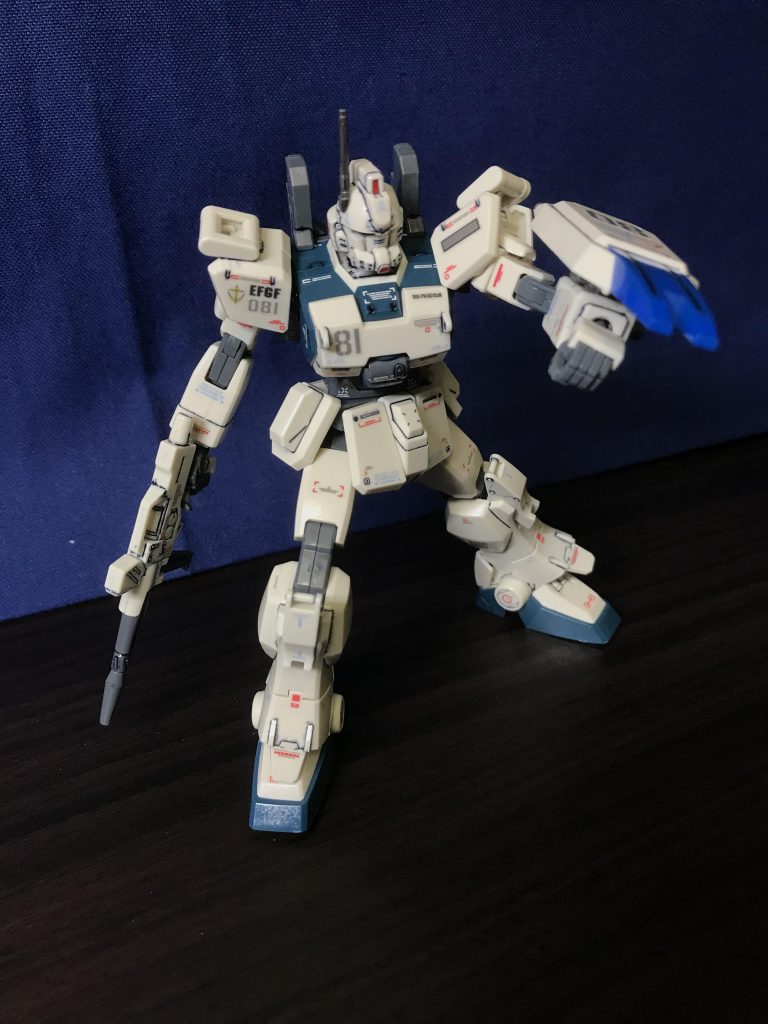 シールドの打突。