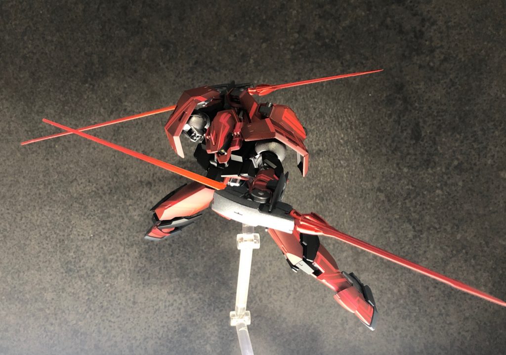 カラーリングのモチーフは「赤い夜と黒い月」でおなじみの11eyesです。名前のティアーズも11eyesの主題歌から来てます(令和の時代にこのタイトルとは…ビルド世界の設定なので、フミヅキさんのレギンレイズフォリアの随伴機という立ち位置で登場(したいです)。以上、最後まで見ていただきありがとうございましたm(_ _)m年内にもう一つアップできればと思います^ ^ノシ