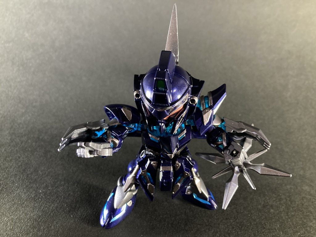 〜〜〜〜〜〜〜〜〜〜〜〜SDガンダムワールドヒーローズに登場する佐助の部下を製作しました。形状は顔やマゲ、肩・もも等の一部分を除いて大部分が佐助デルタガンダムを基にしたデザインとなっていたので、佐助キットをベースにアレンジを交えながら造型しています。忍者一般兵扱いで、演者MSの設定は公式では特に明言されてなかったと思いますが、顔の形がかなりリゼルっぽく佐助デルタとの僚機繋がりで考えても自然かなと思い忍者リゼルと設定させて頂きました。