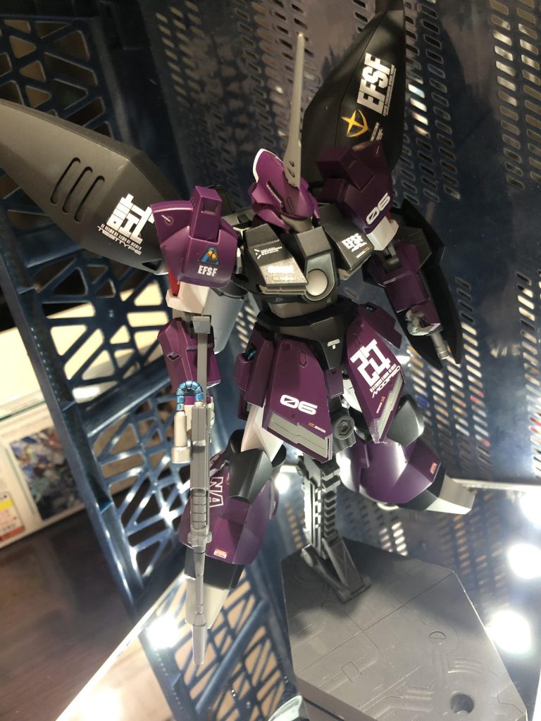 カラーはタミヤさんのラベンダーを使用、マリーダさんのパイロットスーツをイメージしております。