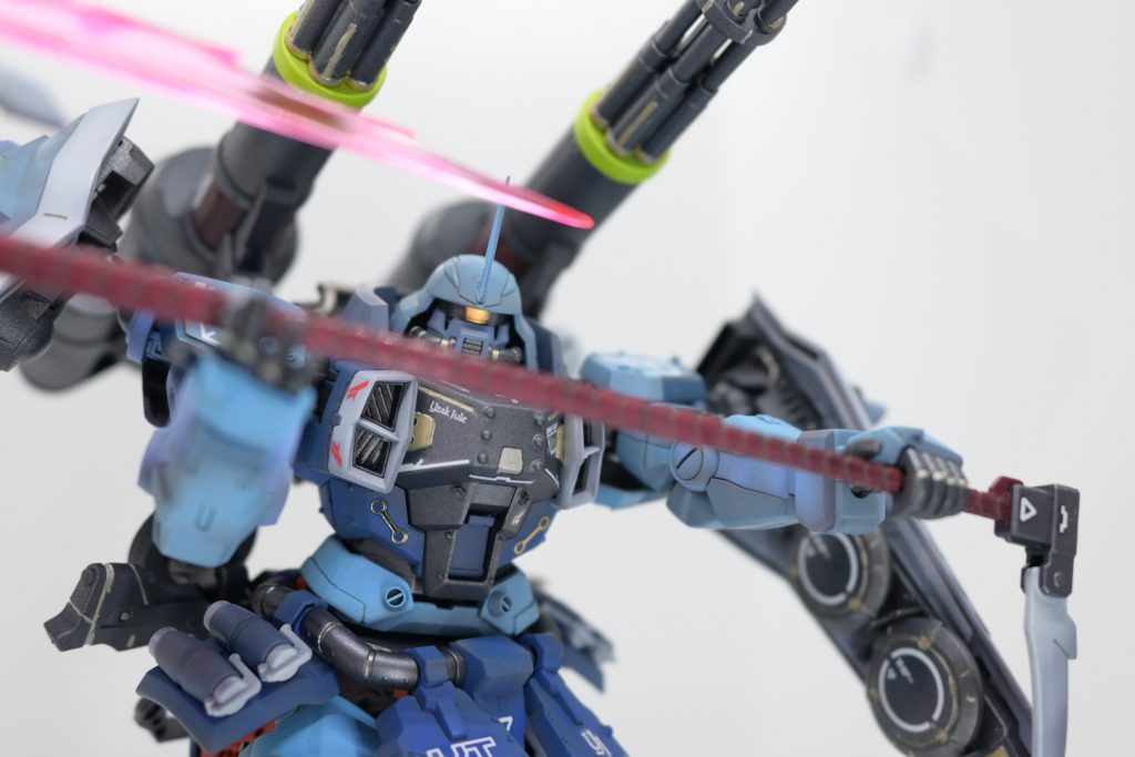 モノアイは偏光シール処理しています。ビコーン！