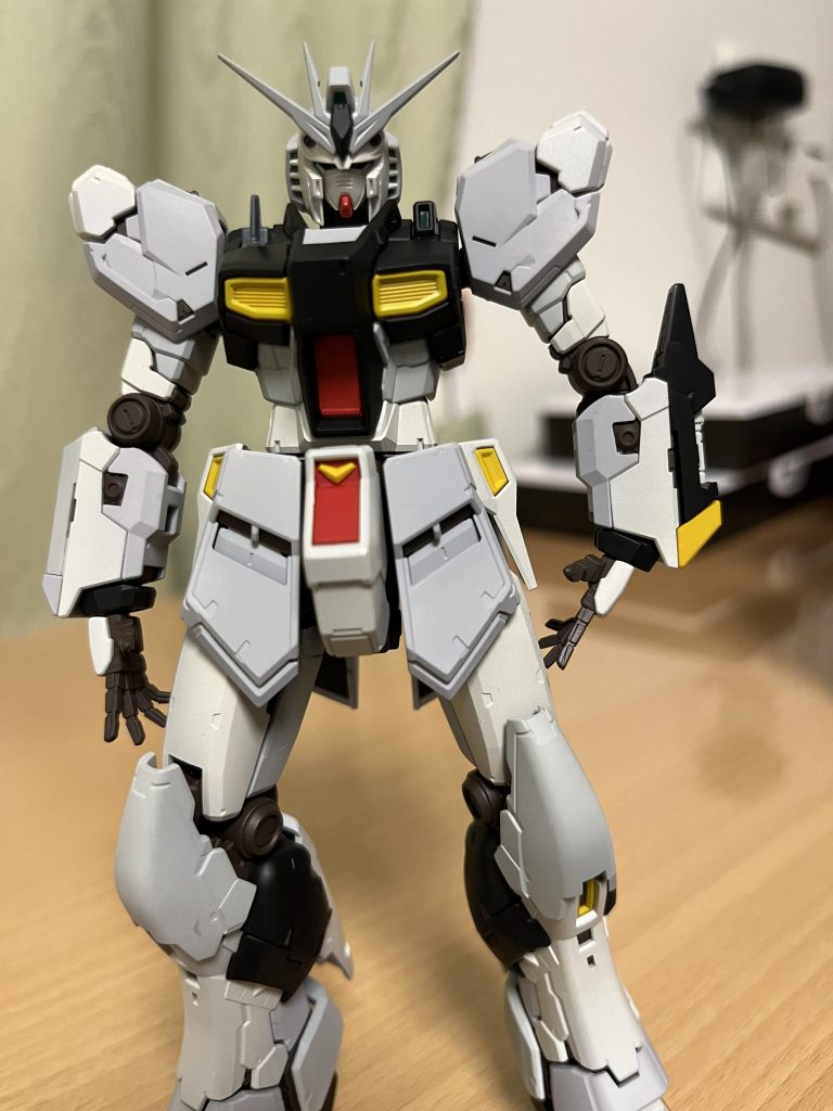 塗装後、デカル前デカール貼ると情報量が増え見映えが全然ちがいますね。スジボリ、墨入れなども今後挑戦したい