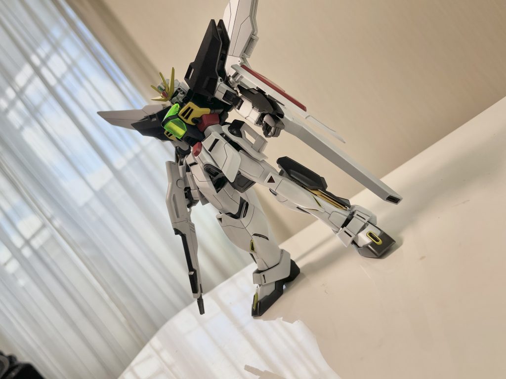 マッチョ目でとても好みです。彩度落として、赤も暗め、黄色は少し白寄りに近づけてツートーンぽく見えるようにしました。