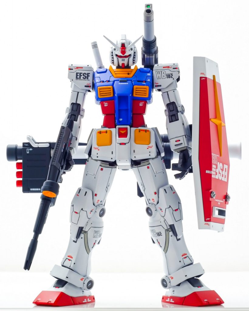 改修はフェイスを中心におこなっています。レッドポイントは0.3ミリのプラ棒を使用し、よりスケール感に合うように。