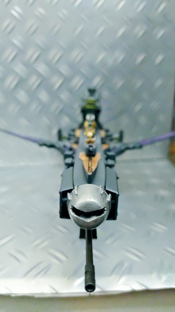 破壊されたハルバードの残骸を極秘に買い取っていたサラミス級に取り付けた廉価版ハルバードとも言える戦艦ハルバードの各種兵装は簡略化され性能は劣るもののセイルウィングの機動力や2連主砲による高い対空性能は引き継がれている……という設定