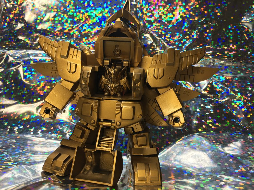 改造に合わせて搭乗ギミックも改修。首側は首関節の追加に合わせて新造し、胸部パーツはネオジム磁石で股間パーツと繋がるようにしています。