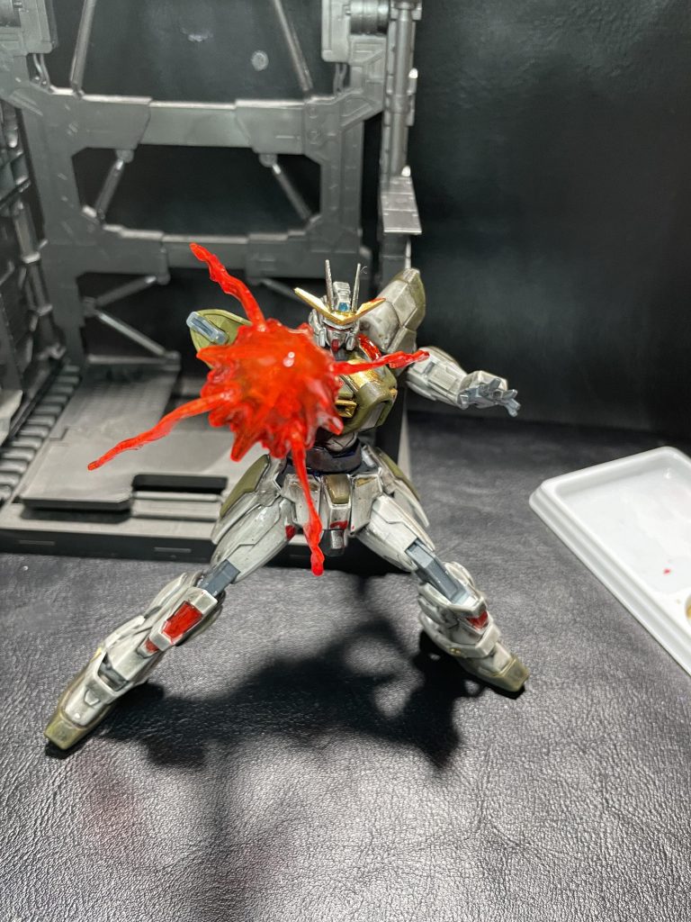 続いて次元覇王流正拳突きで一枚です。