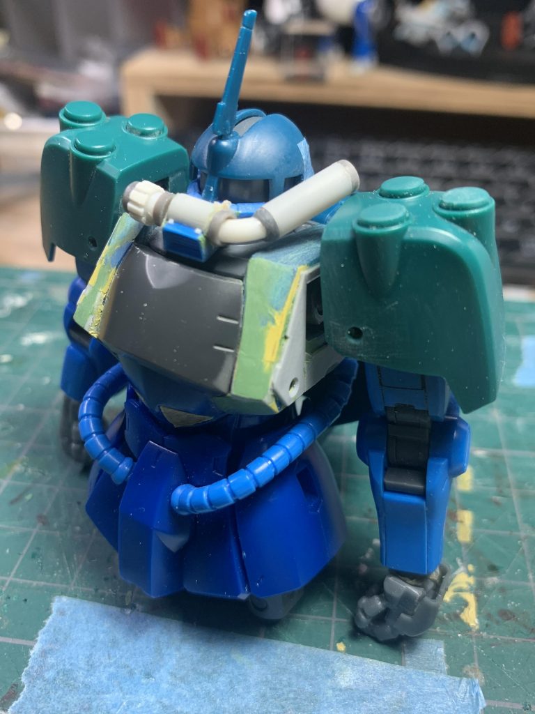 頭部、腕部もリバイブグフとザク・マリナーをミキシング。