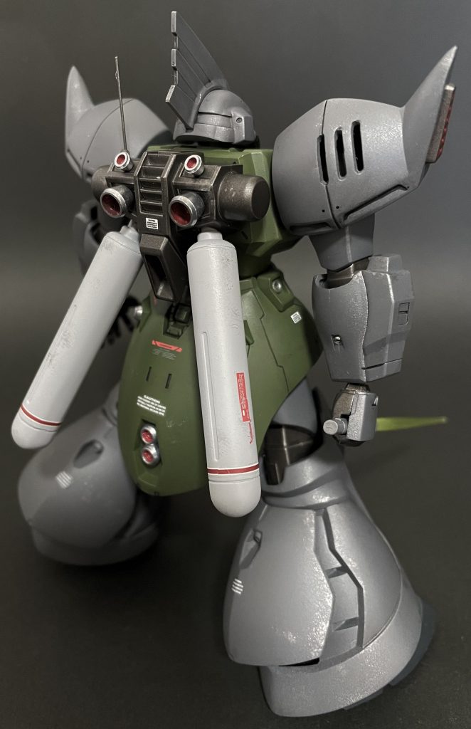 バーニアのすぐ下に燃料タンクがあり、引火爆発を心配する現代人の心配には及ばず、難燃性の燃料なのだとか…🤔難燃性の…燃料だと？