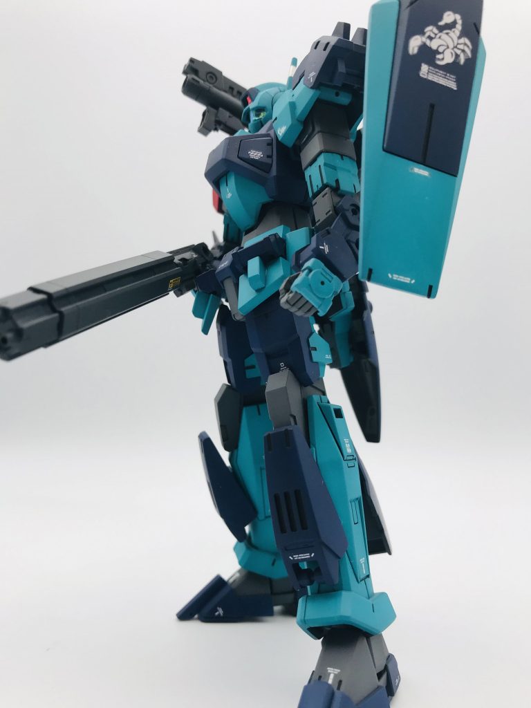 配色はジムスナイパーⅡを参考にしました。