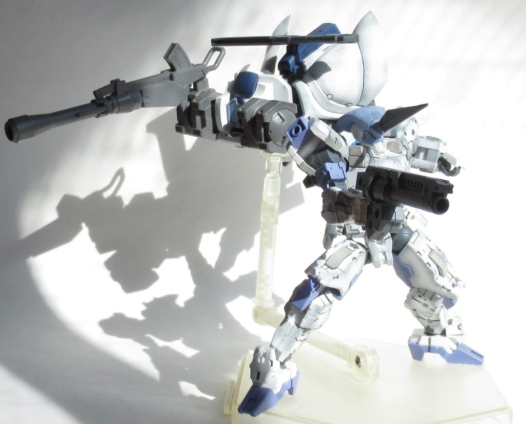 分離して下半身後部は支援メカになる設定にしています。ビルドファイターズっぽいかな笑