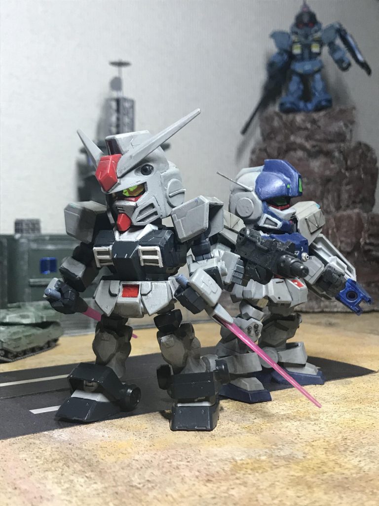 CSガンダムを使用して、主に頭部と胸のダクトを改造しました。