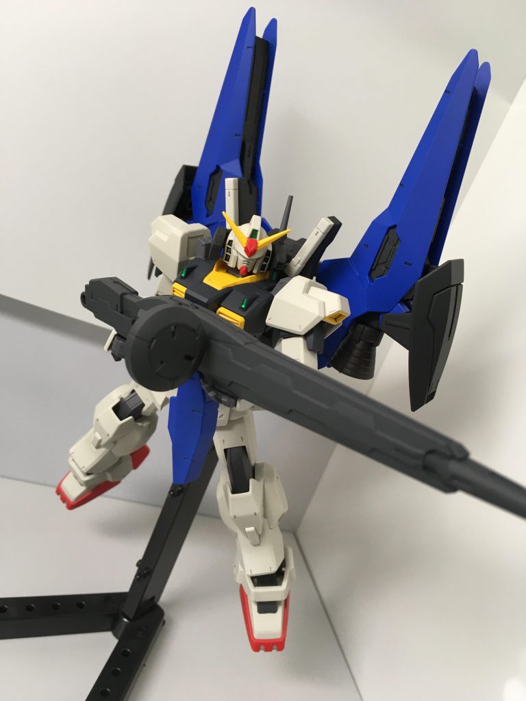 このライフル、完成後に気づいたんですがなかなか構えづらいですね...