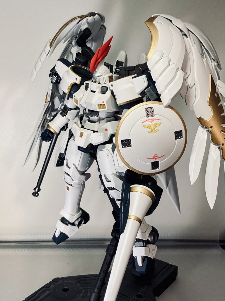 水転写式デカールが苦手で普段は貼らないのですがシールドはないと流石に寂しいので頑張って貼りました。