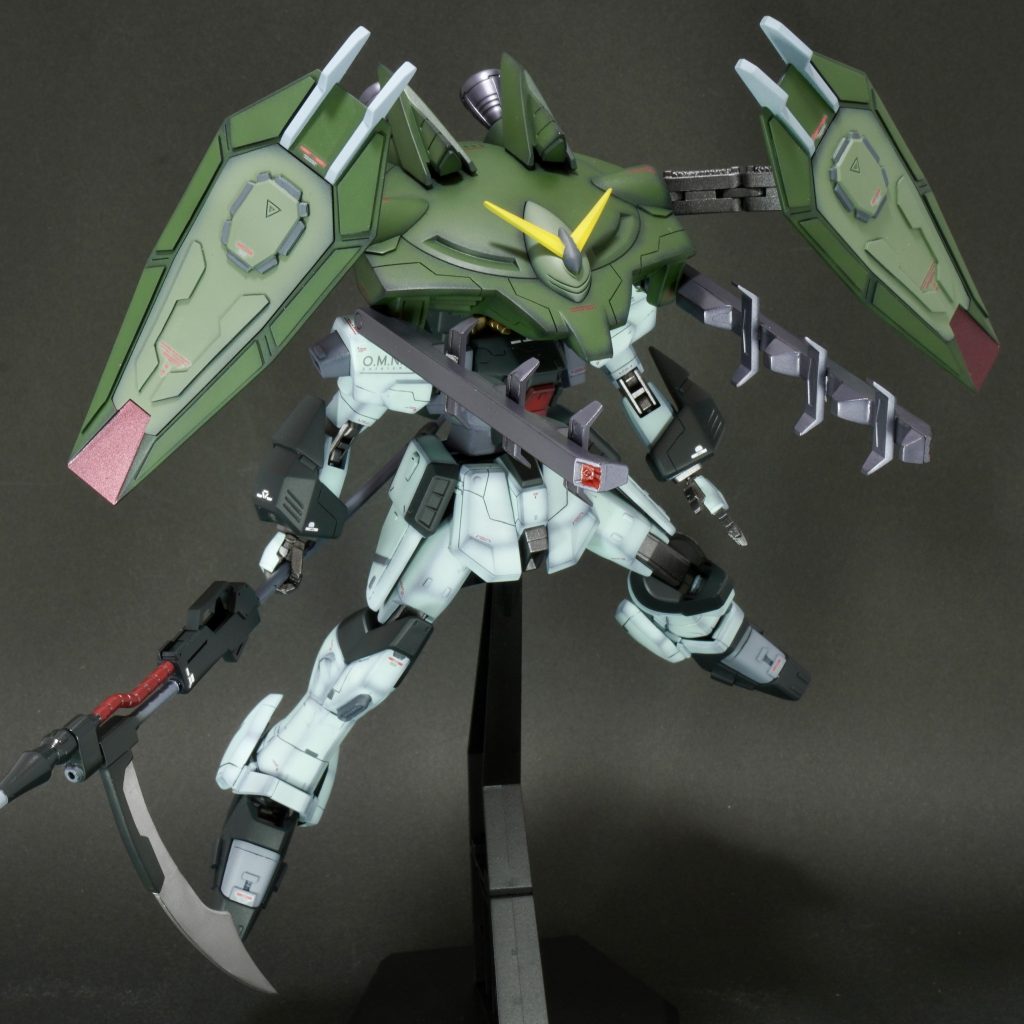 強襲形態でのレールガン展開機構も再現出来る様にしました。全部切り離すのは割と大変でした。