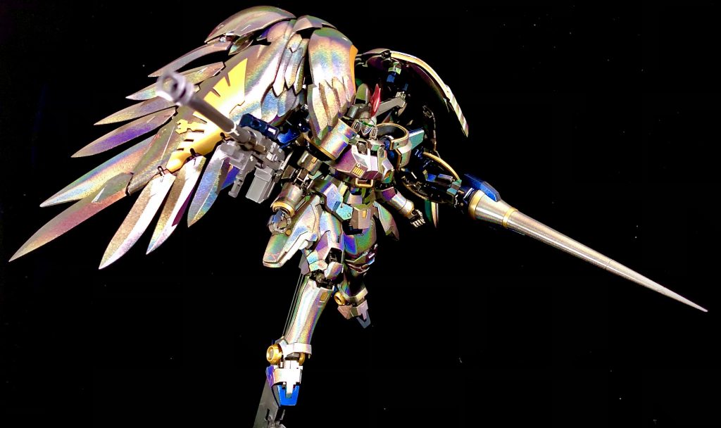 斜めより。武装が多くなり見応えがあります。