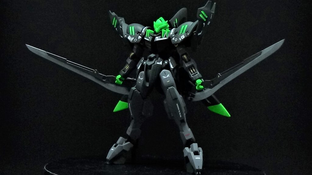 アーマーを開放することで、二刀流を生かしたインファイトが得意な形態になります。