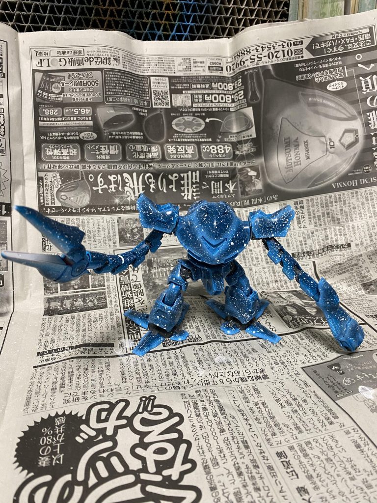 ベース塗装の上から白色スパッタリング!網を使いやってみたけど上手くいかね〜!と歯ブラシを使用してのスパッタリングに変更!