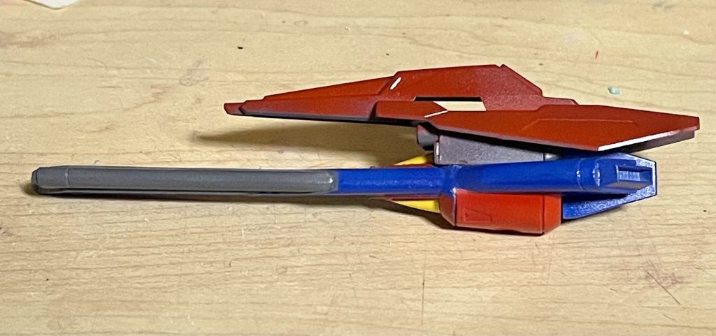 こちらデス…この写真ですと上の部分になります。ビルドパーツとディテールパーツとプラ板で作ってますさらに…↓