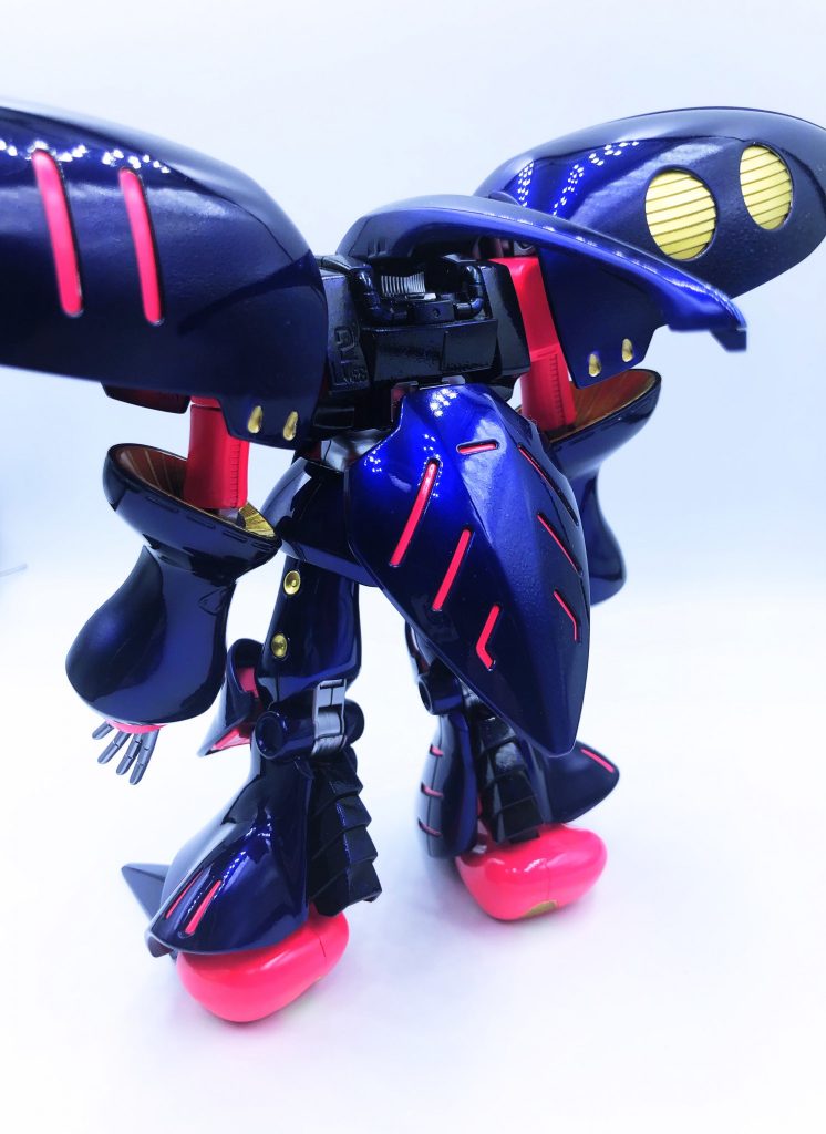 バックショット！背中の動力パイプの塗り分けをすっかり忘れてます笑