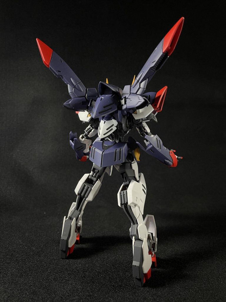 背面部分はもう少し拘って色分け増やした方が良かったですね、ちょっとカッコ悪いかも。