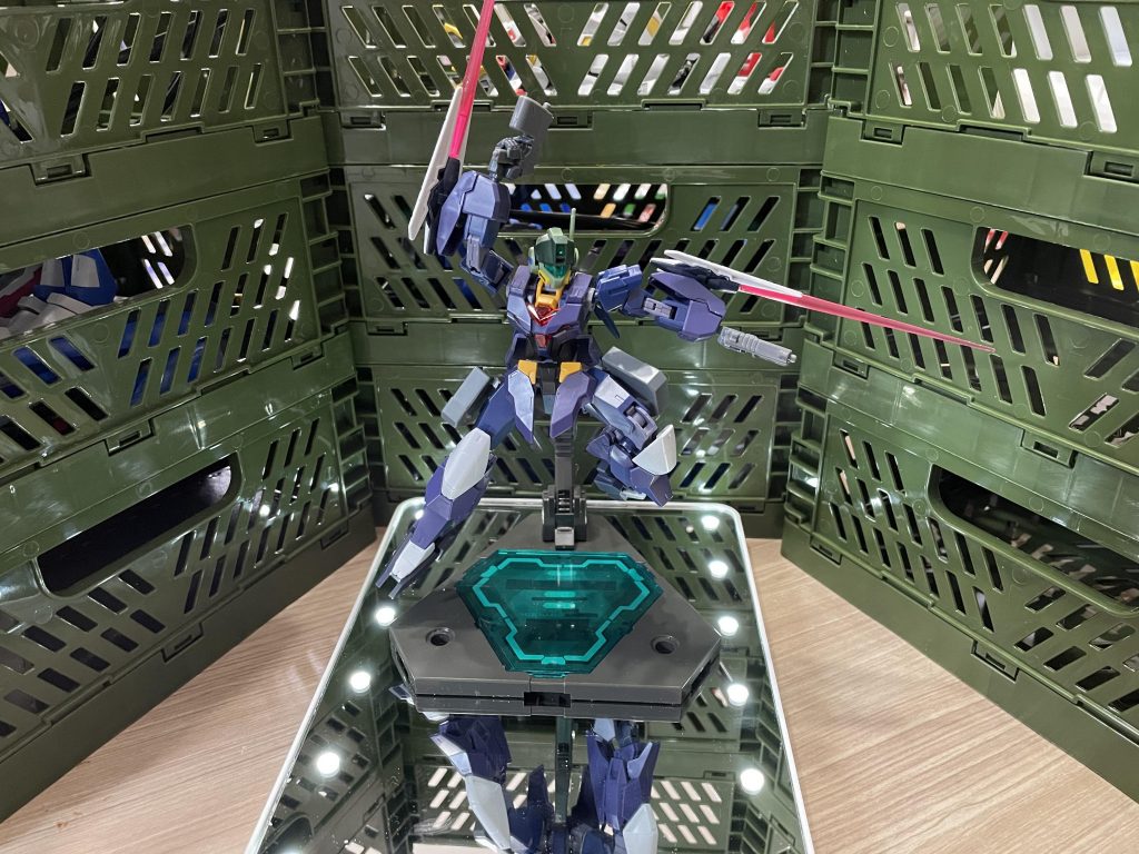 ビームサーベルと同時にビームショートガンを装備可能なためレンジの切り替えが非常に早い。またEXAMシステムをミキシング元のK9より移行しており最後のダメ押しで利用することがある。ここまで長文にお付き合いいただきありがとうございます。ミラージュシリーズは今後も作成していきますので次回投稿の際も見ていただけたら幸いです。ではでは!