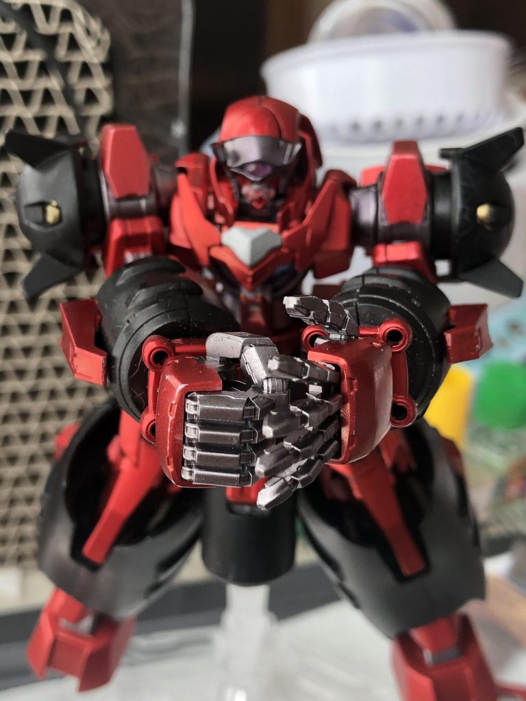 背中、後ろ腿のスラスターのリミッターを解除して爆発的な推進力を利用して繰り出す一撃必殺技。