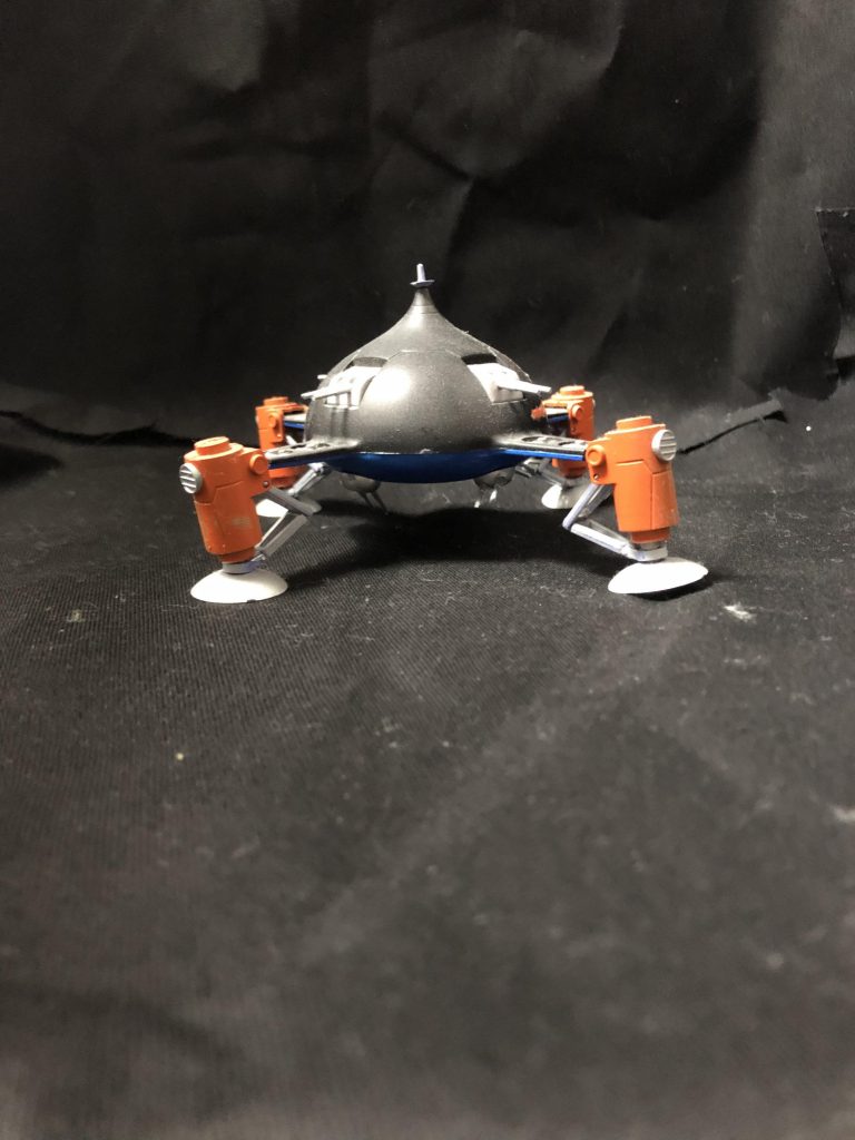 決して同じ写真を3枚アップしたわけではないです笑スプレーの残量が少なかったのか黒が弱いです。