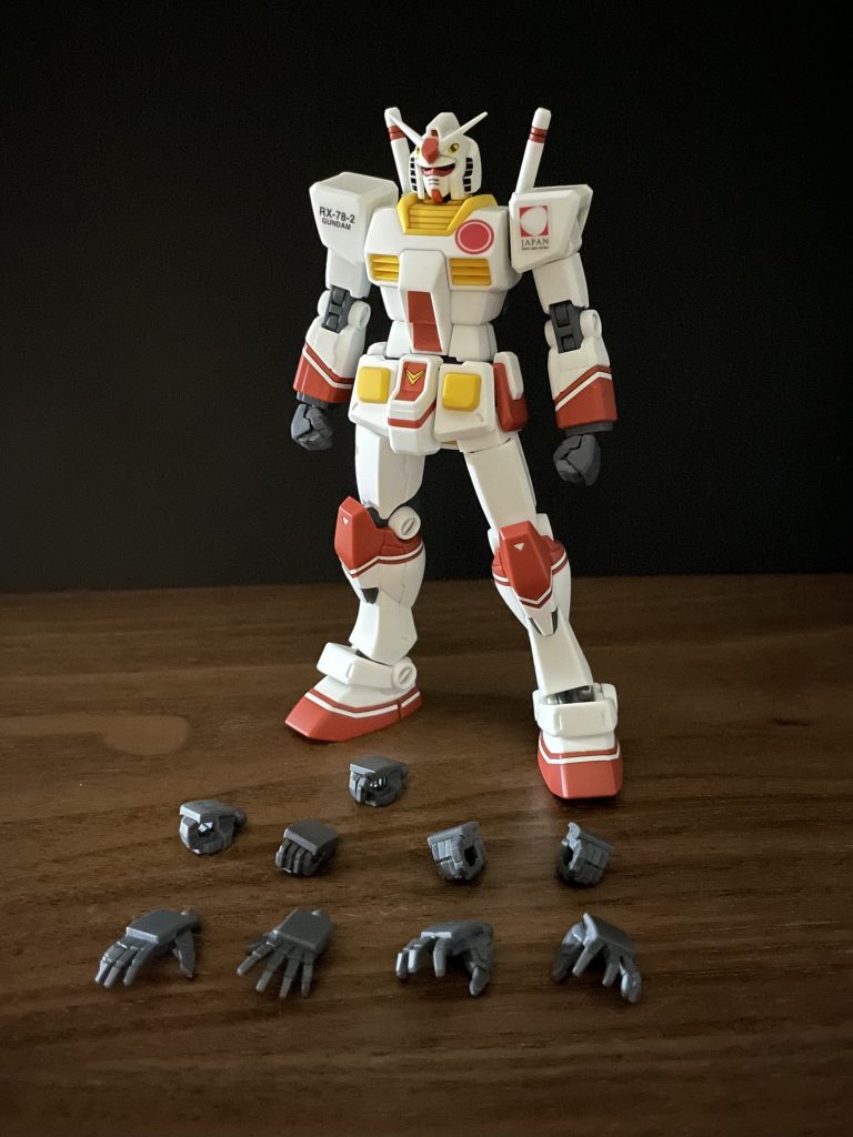 イベント系のガンプラなのに、凄い量のハンドパーツが入ってました。