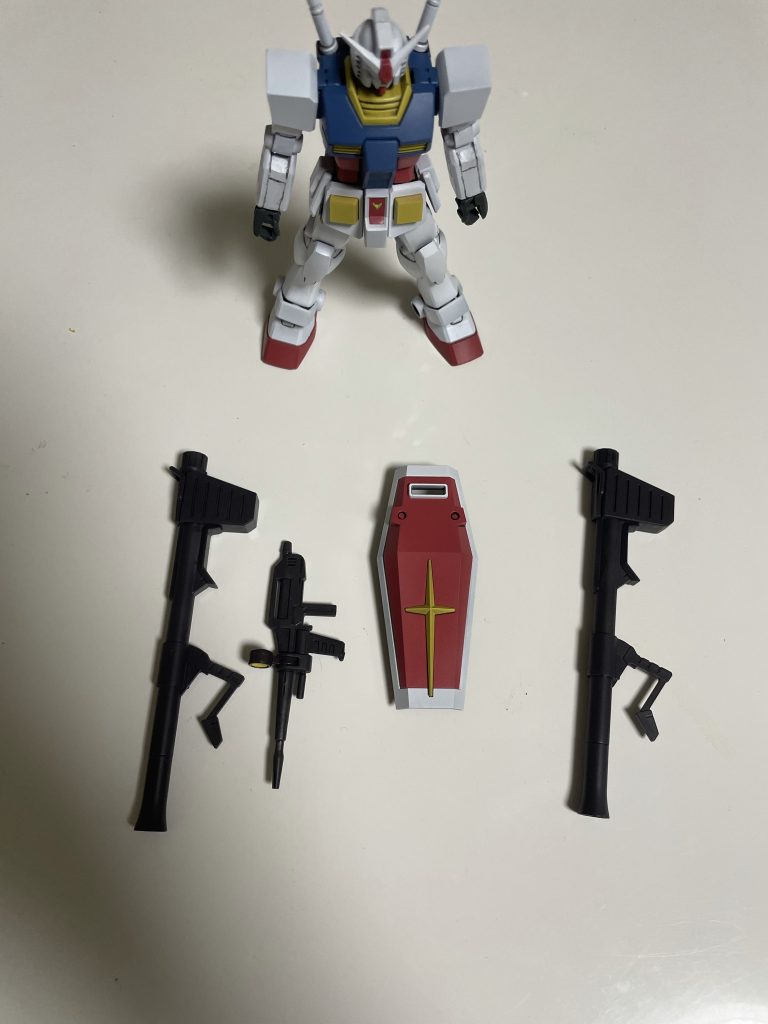 握り拳はビルドハンズ丸指の甲を削ってさらに丸くしてます。