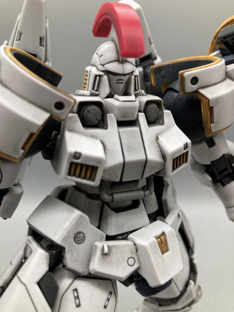 そして、ウェザリングカラーが完全乾燥した後にメラニンスポンジで擦って仕上げてます