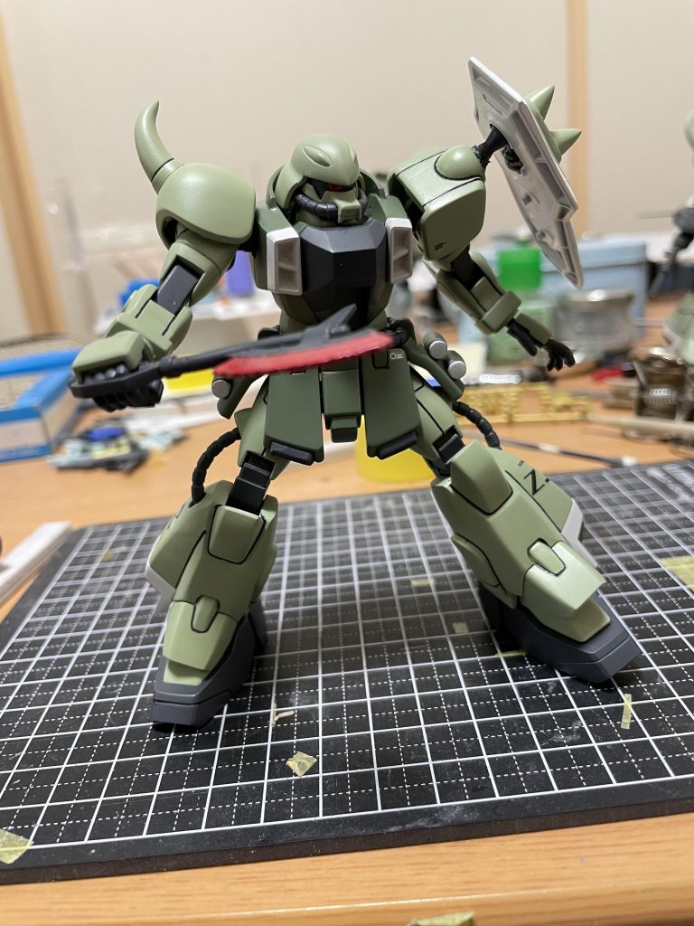 ビームアクスはGP01同様に塗装で赤っぽいエフェクトを表現しました。