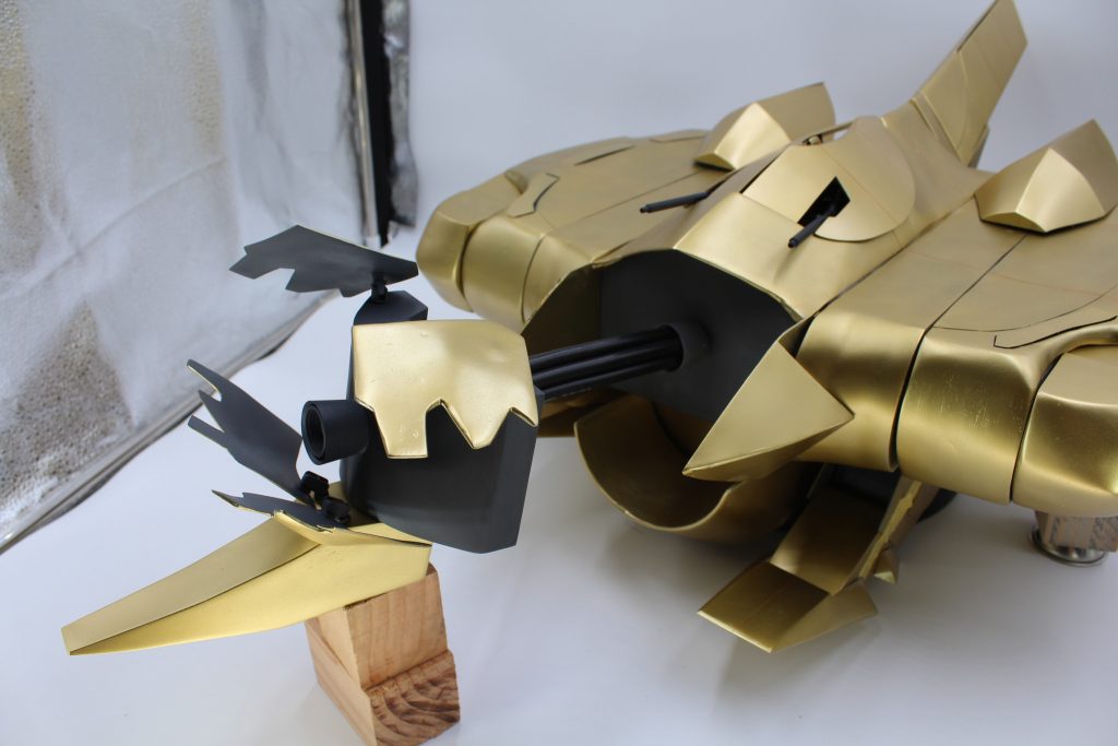 大型ビーム砲。フレキシブルアームは電気ケーブルを束ねたものです