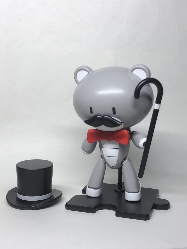 帽子と頭には磁石を仕込んだので帽子脱げます！