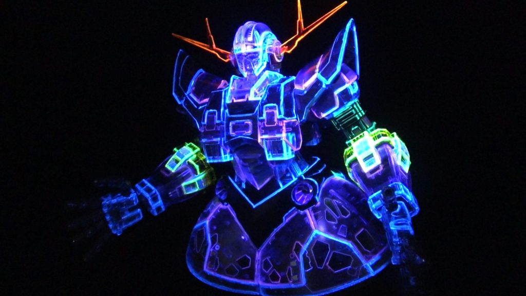 エフェクトパーツ無しだとこんな感じです。外装のモールドなども一部スミ入れしてます。